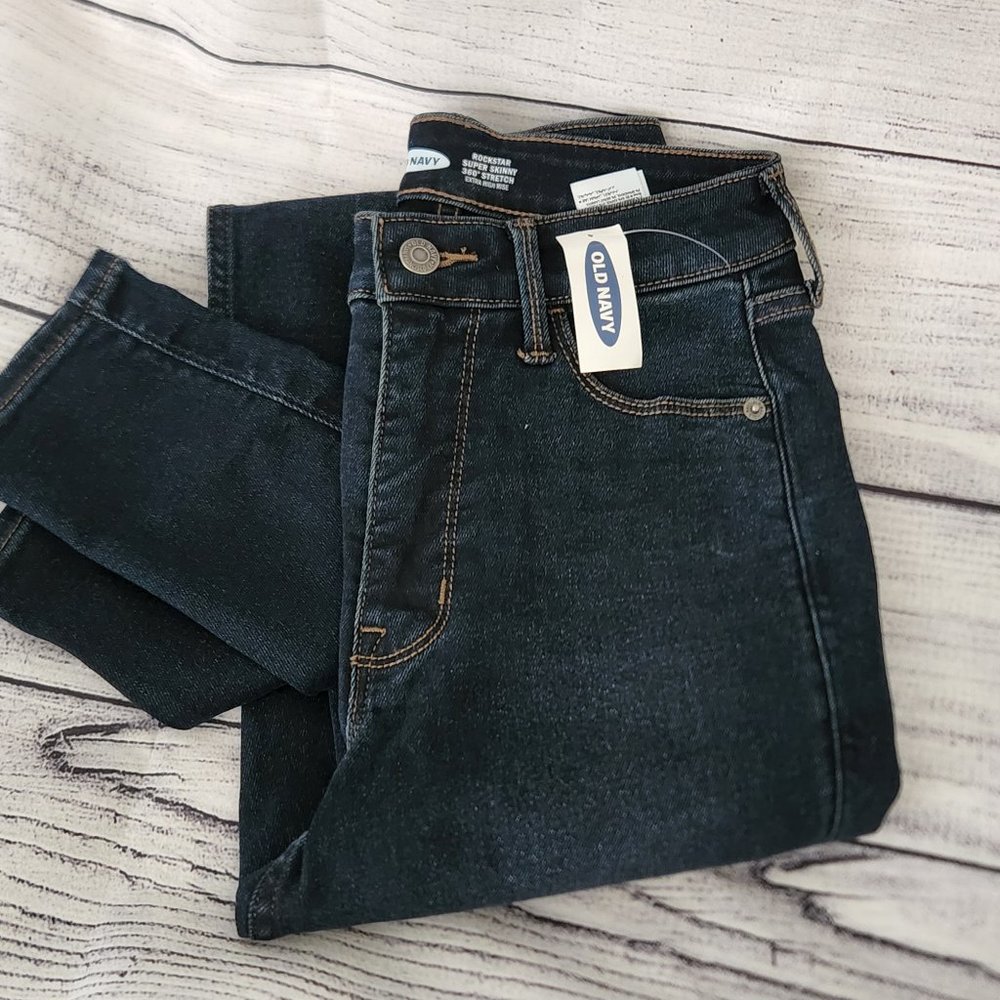 NWT Women's Old Navy Rockstar Super Skinny Extra High Rise 360 Stretch Jeans